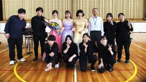 小学校にインターン実習